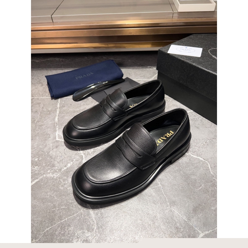 Pra*a leather shoes